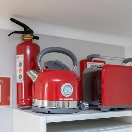 Appartamento Bica Little House Lisbona