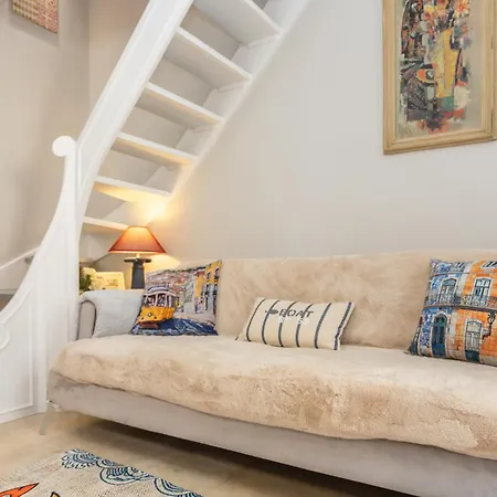 Bica Little House Apartment